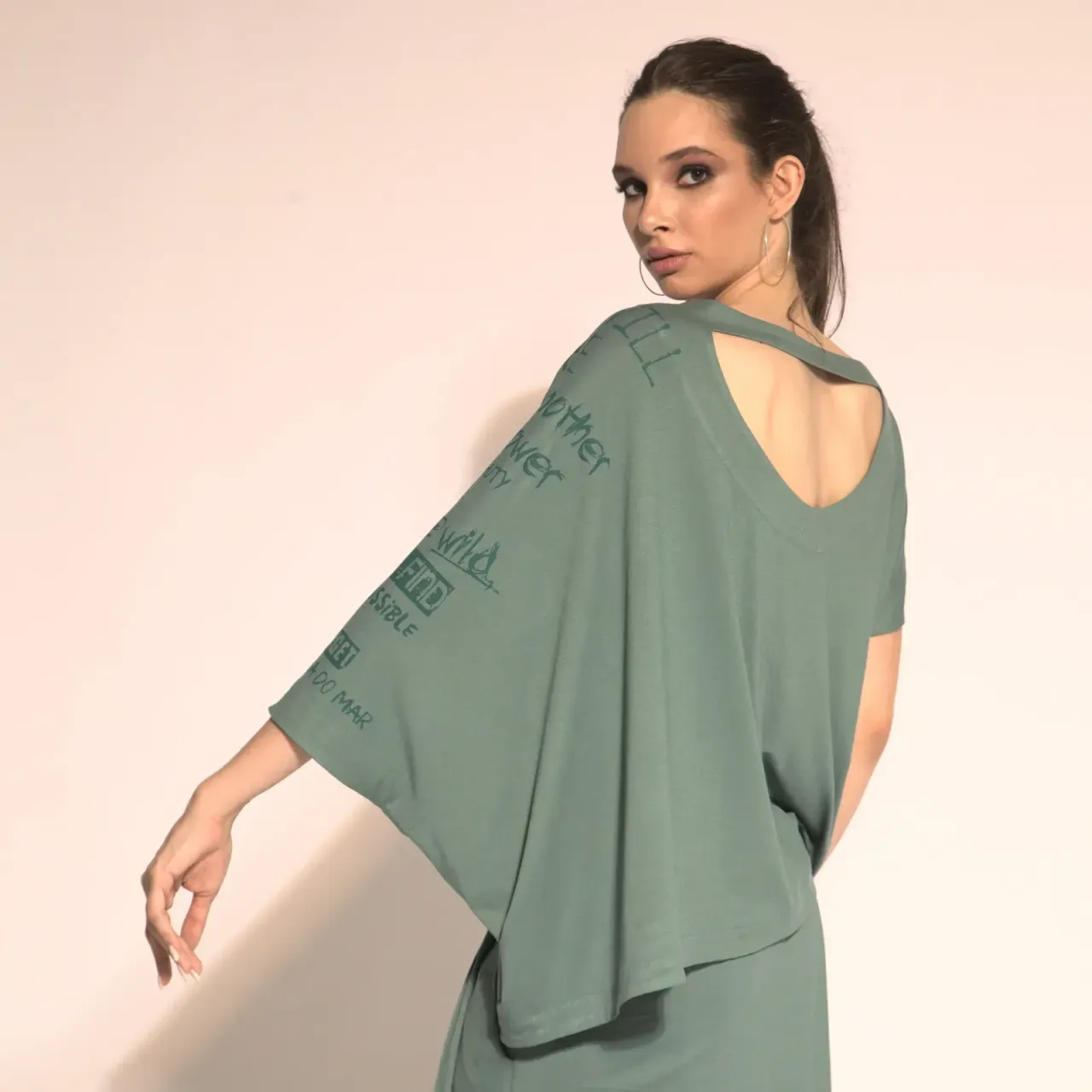 As blusas assimétricas são uma boa aposta?