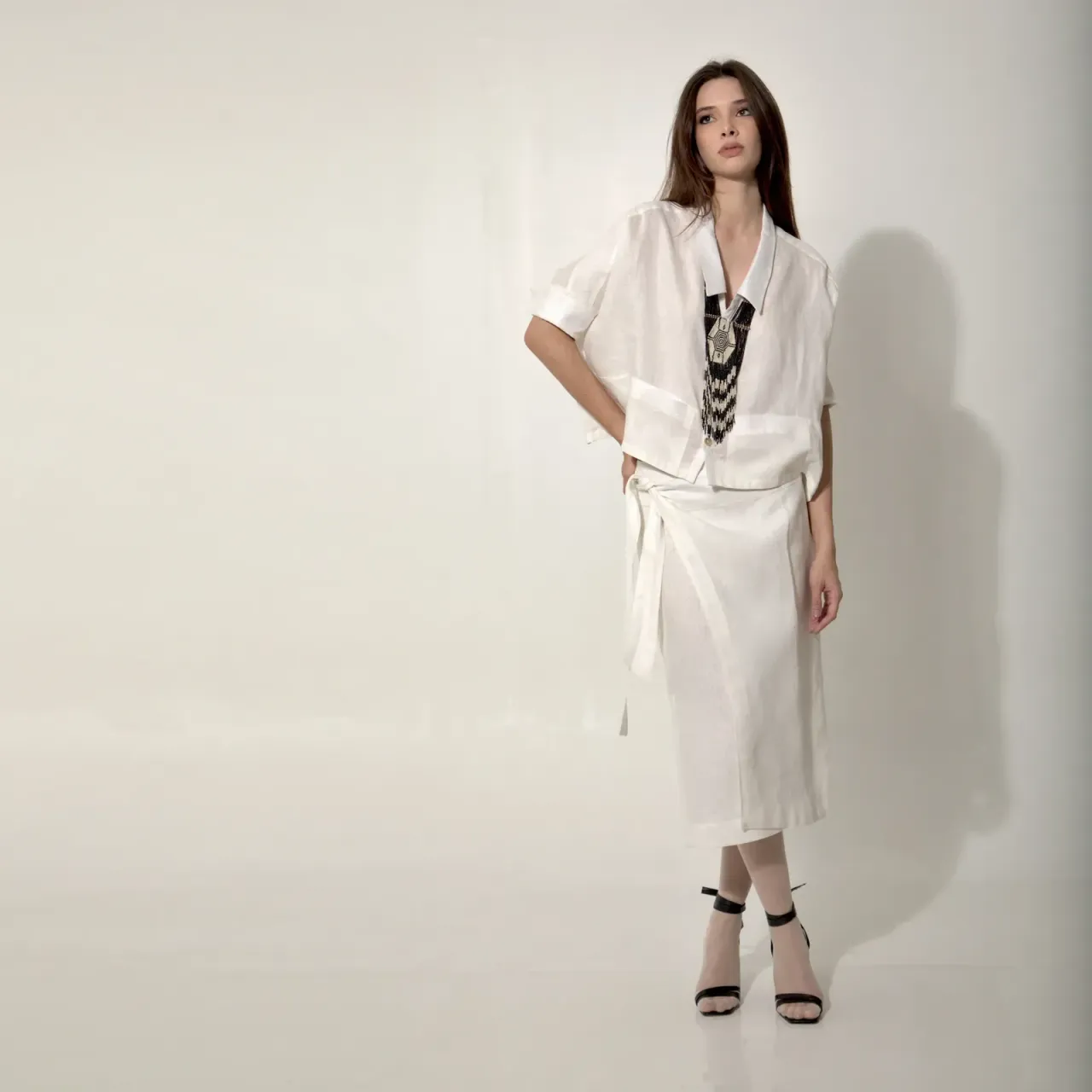 Looks Off-White para o Réveillon: elegância leve em linho natural