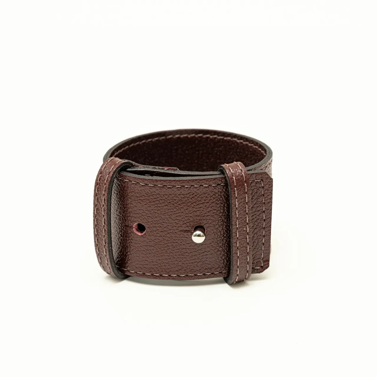 Bracelete em couro